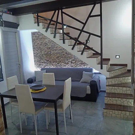 Casa Vacanze Hugo Apartment *